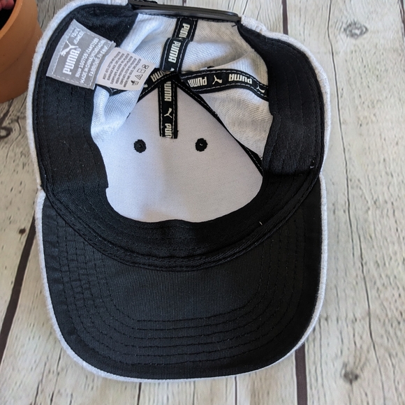 PUMA Youth Snapback cap hat with shiny foil logo - Picture 5 of 5